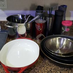 Kitchen Items Lot