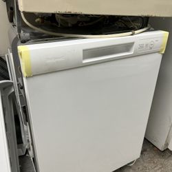Brand New Hot Point Dishwasher 