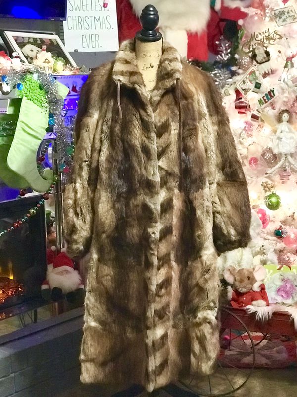 Gorgeous vintage full length fur coat from the 1940’s. This is a