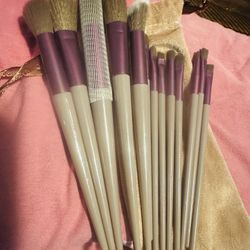 Make Up Brushes 