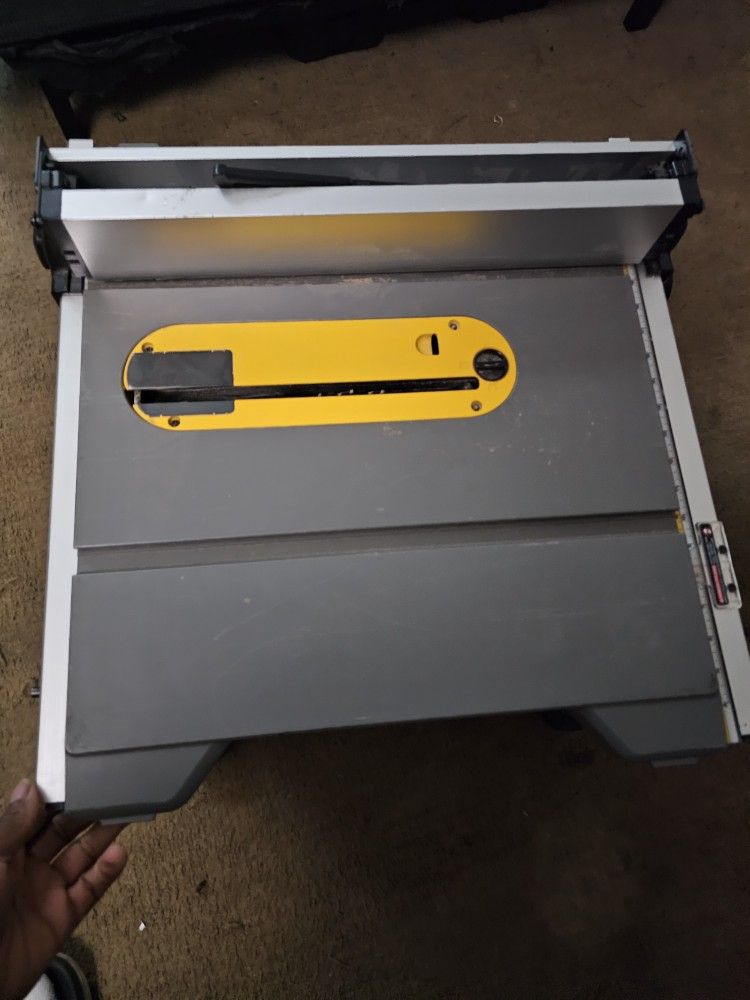 TABLE SAW
