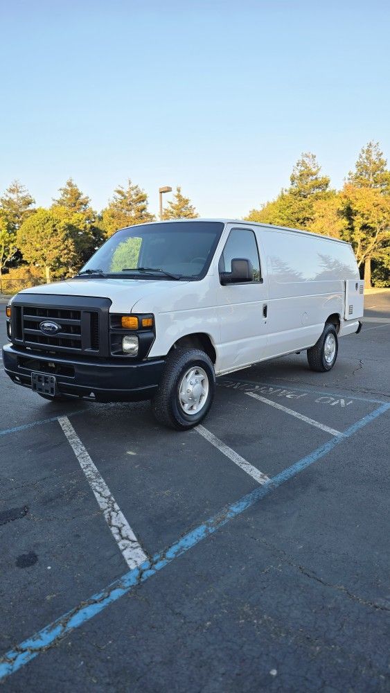 Ford E-350 EXTENDED