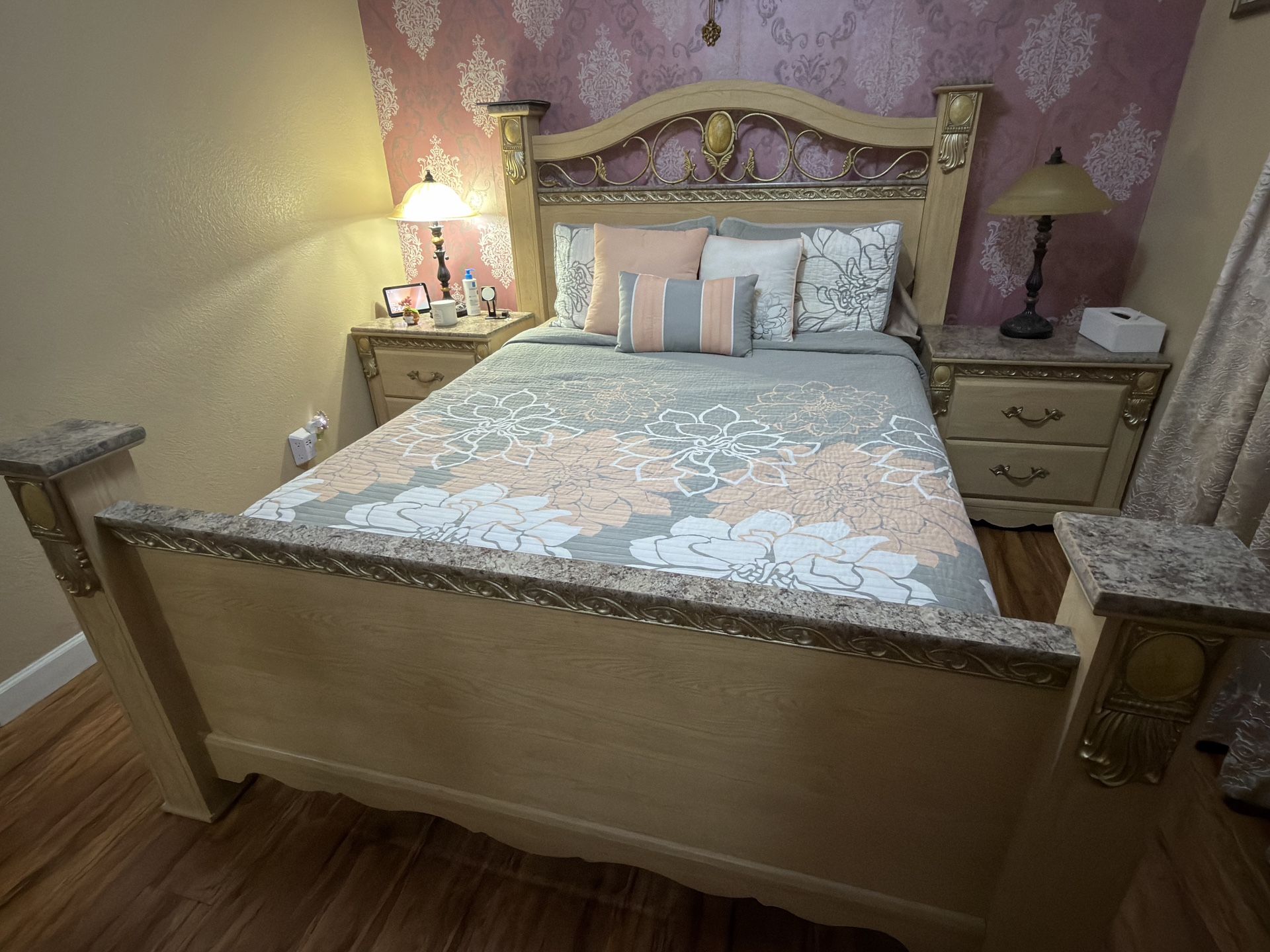 ⸻ Queen Ashley Bed + Two Nightstands + 6-Drawer Dresser w/ Mirror – $200 (Cash Only) – Pick Up Only