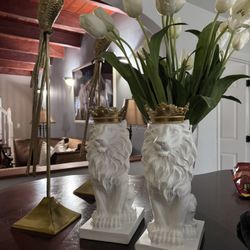 Two White And Gold Beautiful  Lion Decor 