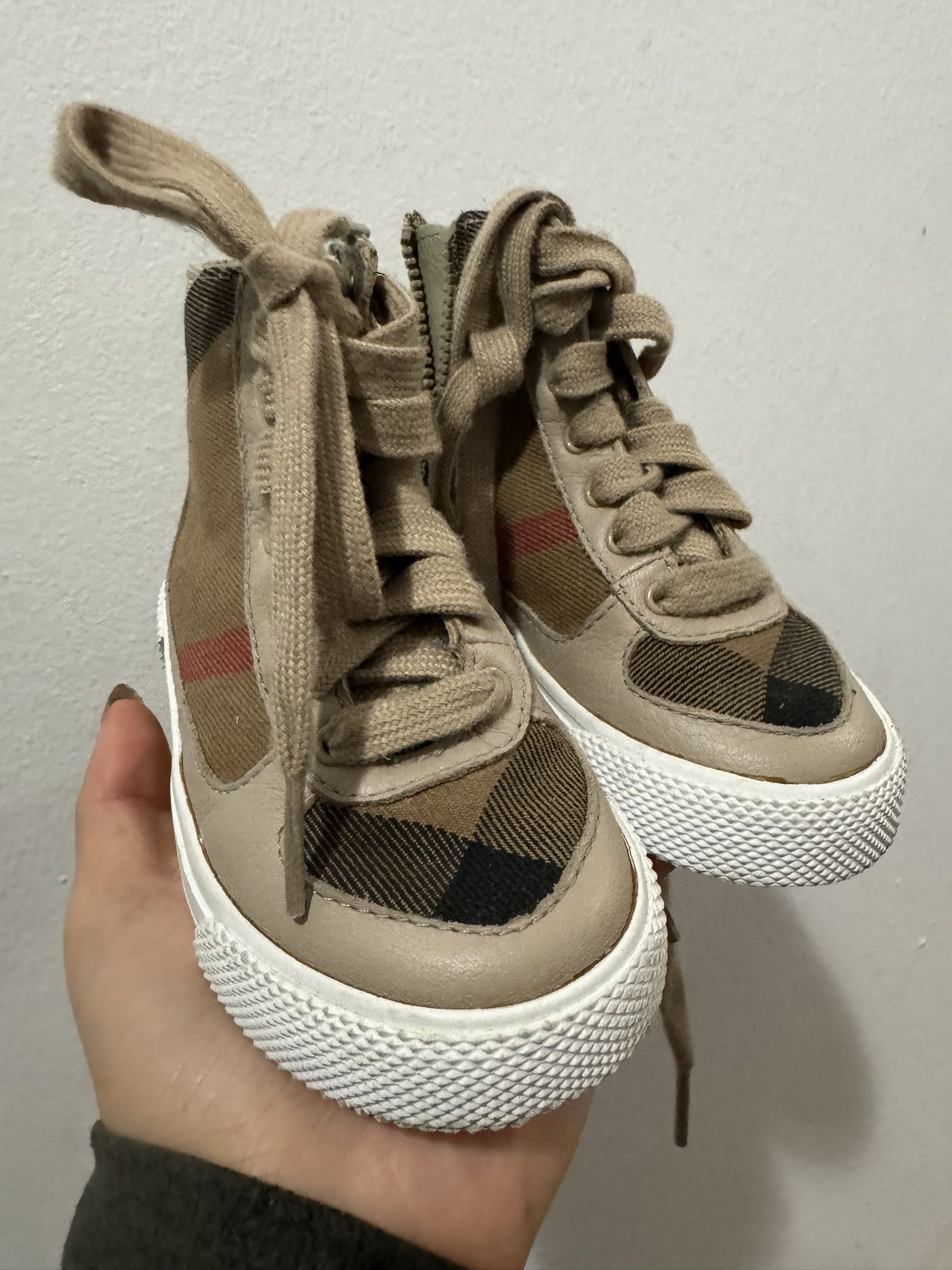 Toddler Unisex Burberry Sneakers Size 23 US 5/6