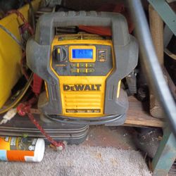 DeWalt Jumper Box 