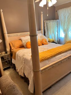 Complete Postmodern King Bedroom Suite - Light Finish (4-Piece Set)