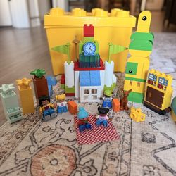 LEGO DUPLO Bricks, Figures & Storage Bin