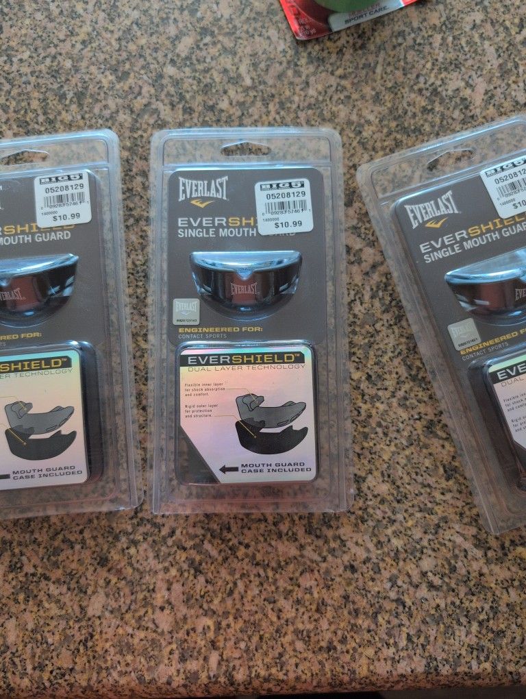 Everlast Ever Shield Single Mouth guard.