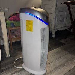 White GERMGUARDIAN AC4825 HEPA PURE™ 22" TOWER AIR PURIFIER (3-SPEED 3-STAGE UV-C FILTRATION + New Filters 