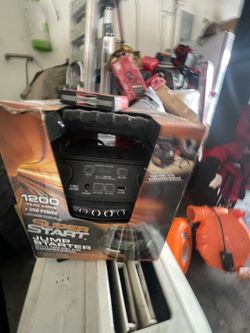Champion Super Star+ Portable Jump Starter