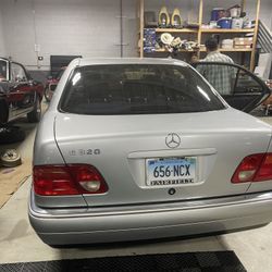 1999 Mercedes 320