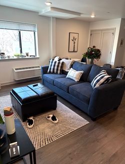 Blue couch used/like new