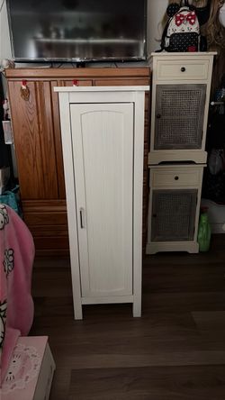 White Wood Single Door Storage Cabinet