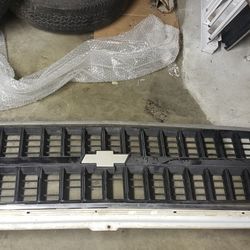 Grille Chevy Squere Body  81-85