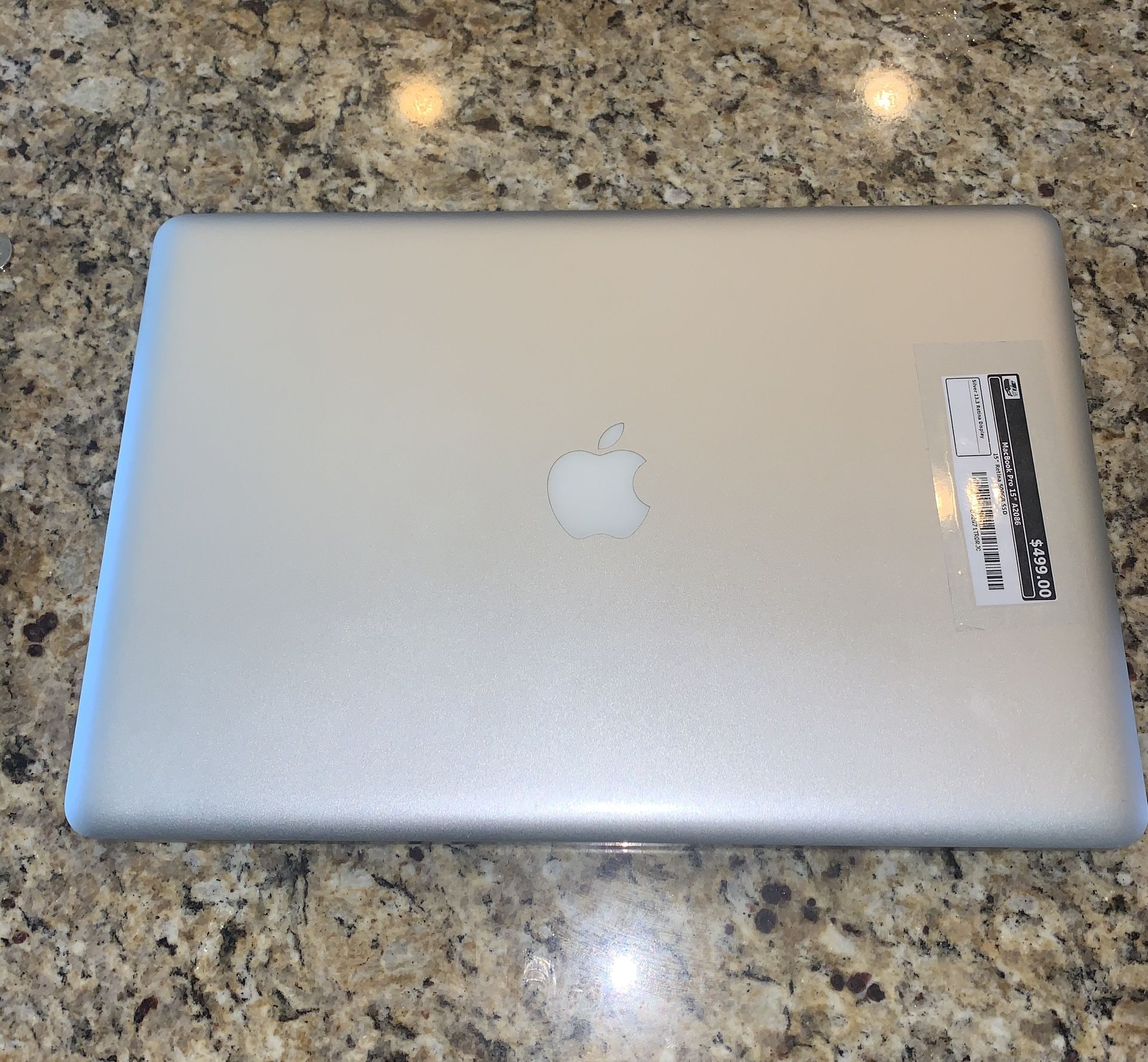 MacBook Pro A2086 15”