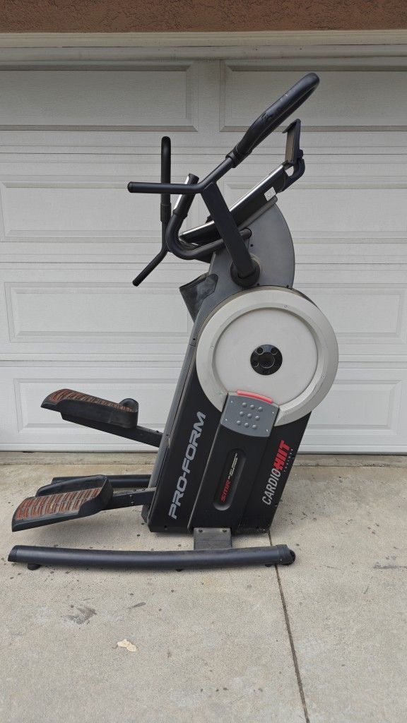 **FREE**Pro-Form Cardio HIIT Trainer Elliptical 
