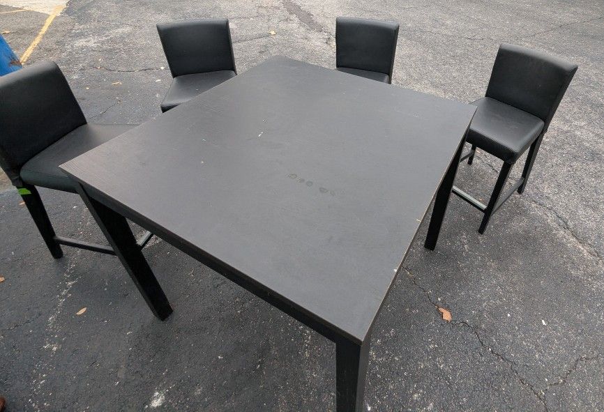 5 Piece Dining Set $125