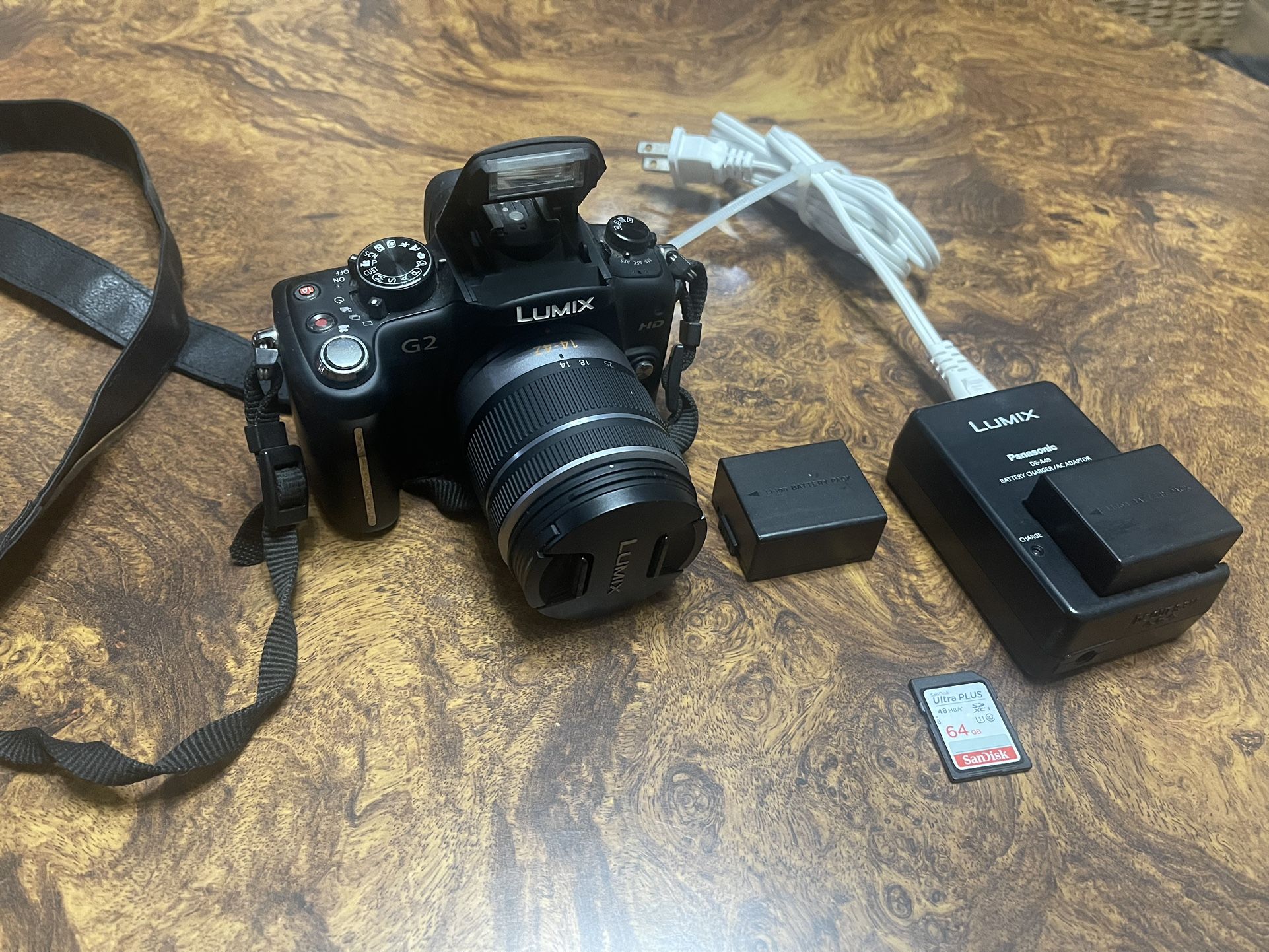Panasonic LUMIX G2 Camera and Kit Lens