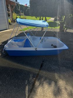 Peddle boat