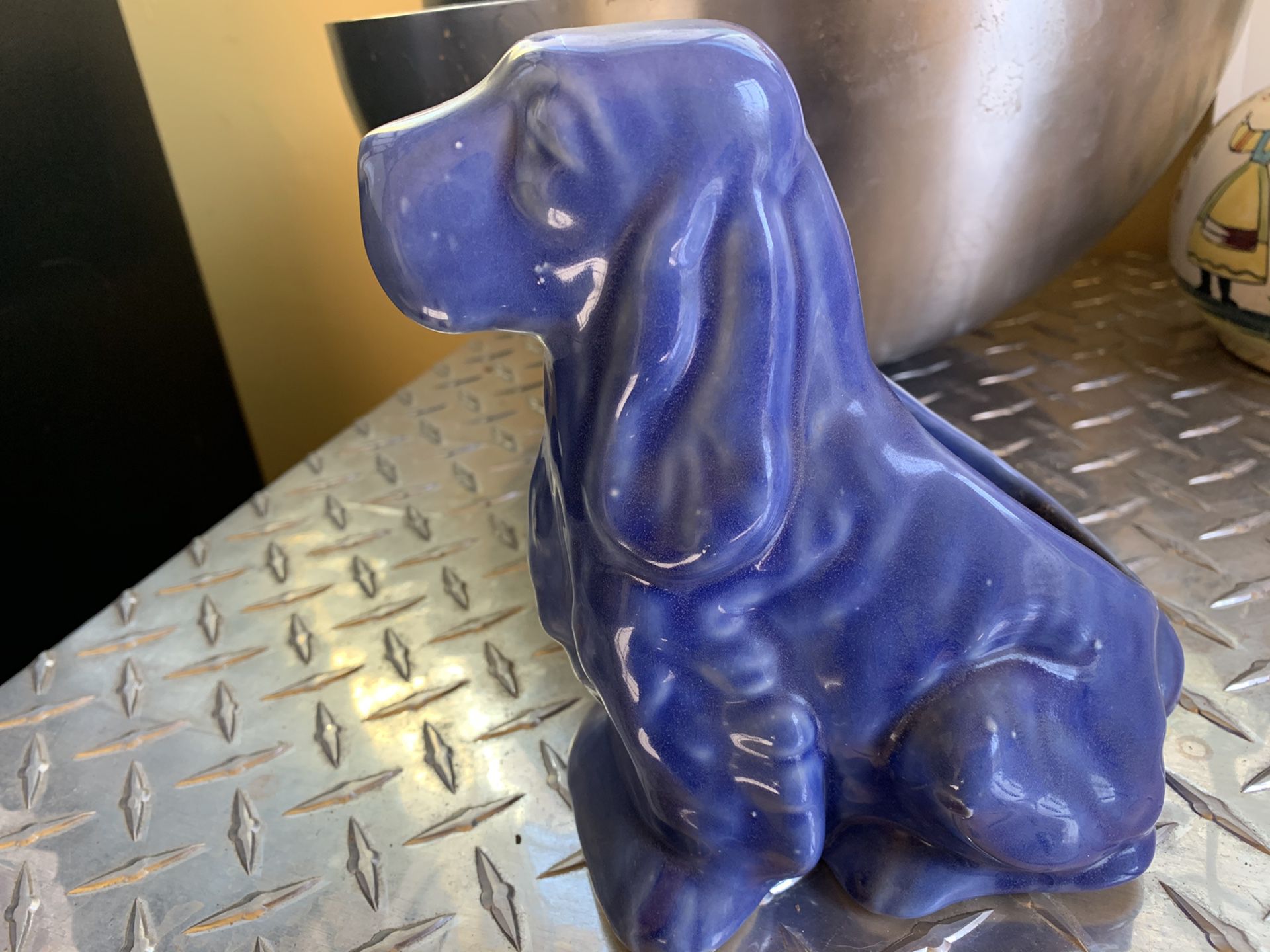 Vintage Shawnee 1940’s Spaniel Planter 6 1/2 inches tall available for pick up