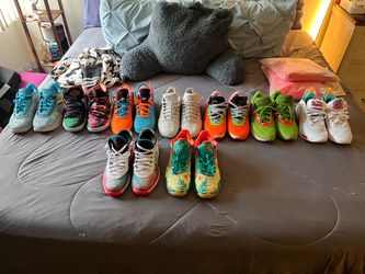 F/S: NIKE BASKETBALL SHOES SZ. 10-11