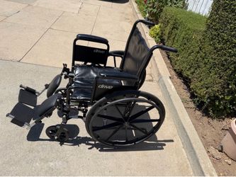 18 inches wide wheelchair in excellent condition easy way to fold it