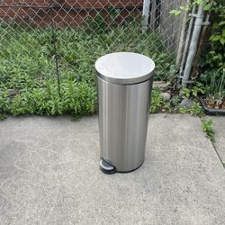 Trash Can 