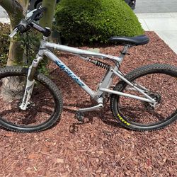 1999 Santa Cruz Heckler Full Suspension Mountain Bike