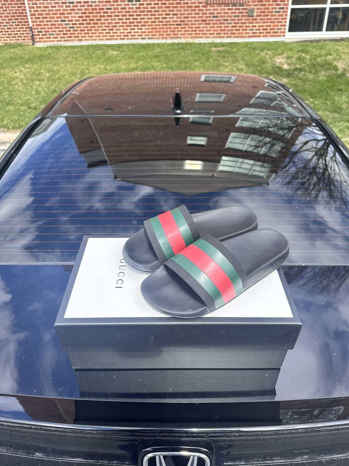 GUCCI SLIDES