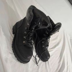 Women's Black Winter Boots size 7.5