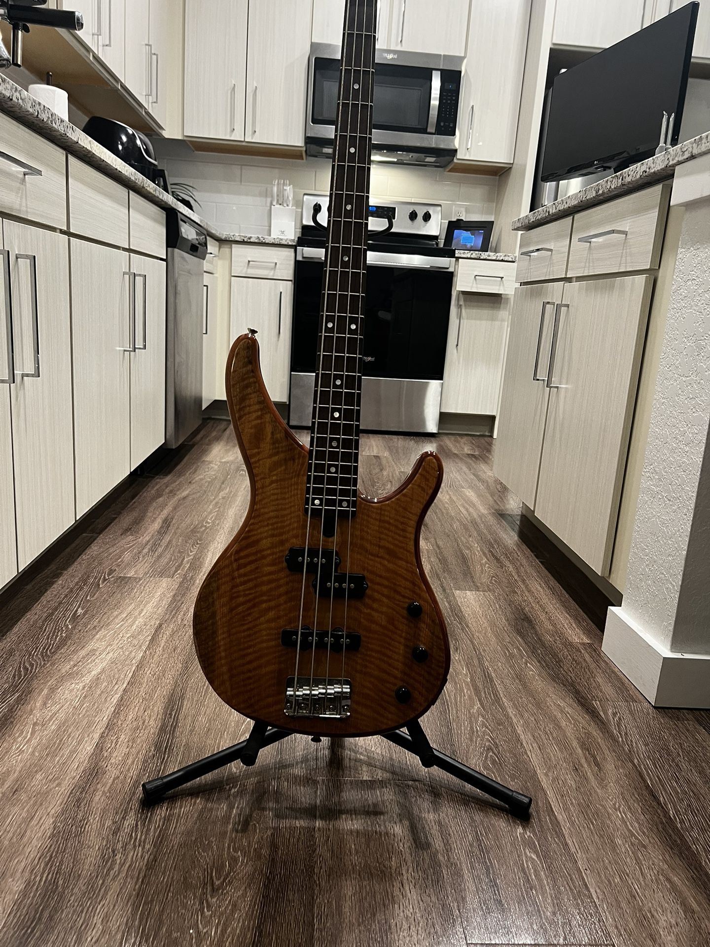 Yamaha Bass TRBX174EW Mango Wood