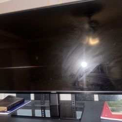 40 inch Vizio tv with stand no remote working condition no longer need 