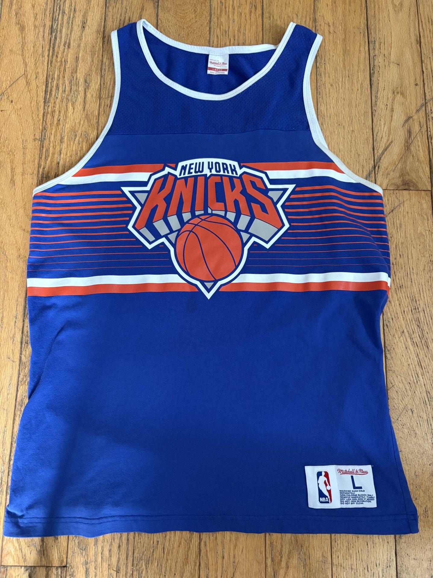 Like New Mitchell Ness Large Knick Tank Top Jersey   Weights Nike Jordan Sneakers Carhartt Bikes Scooter Jersey Yankees Mets