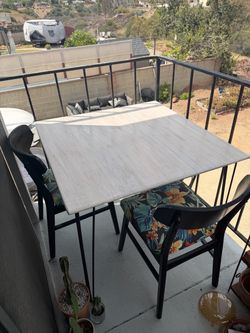 Square outdoor/craft table