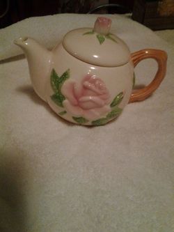 Tea pot