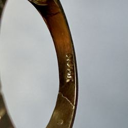 Vendo anillo de oro 14k para niño total mente nuevo