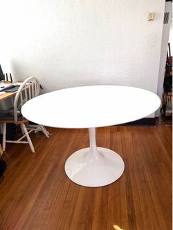 4ft Round White Table