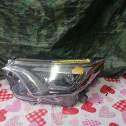 2016-18 Toyota Rav4 Left Headlight 