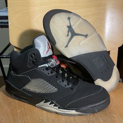 Jordan 5 Retro Metallic Black (2016)