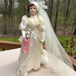 Ashton Drake “Betty’s 1930s Wedding Dress” Porcelain Bride Doll