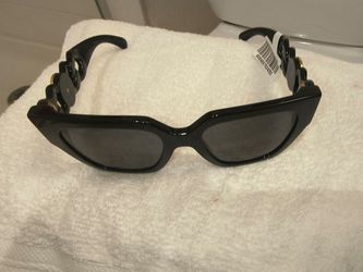 Black Cat-Eye Sunglasses with Chain Arms