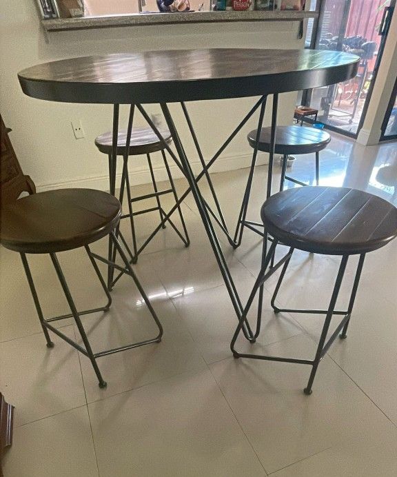 Counter Height Round Dining Table & Chairs