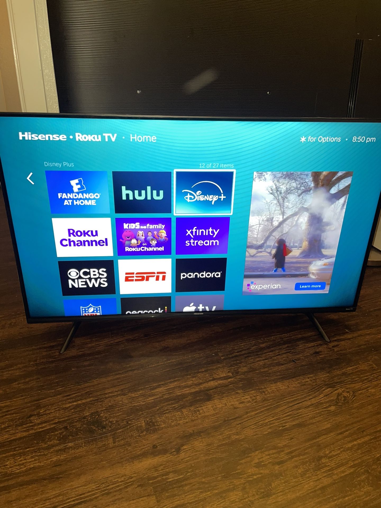 43”Hisense ROKU 4K 2160p UHD Smart Tv HDR Model 43R6090G5