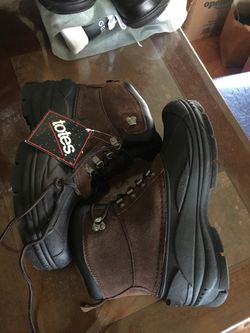 TOTES waterproof boots
