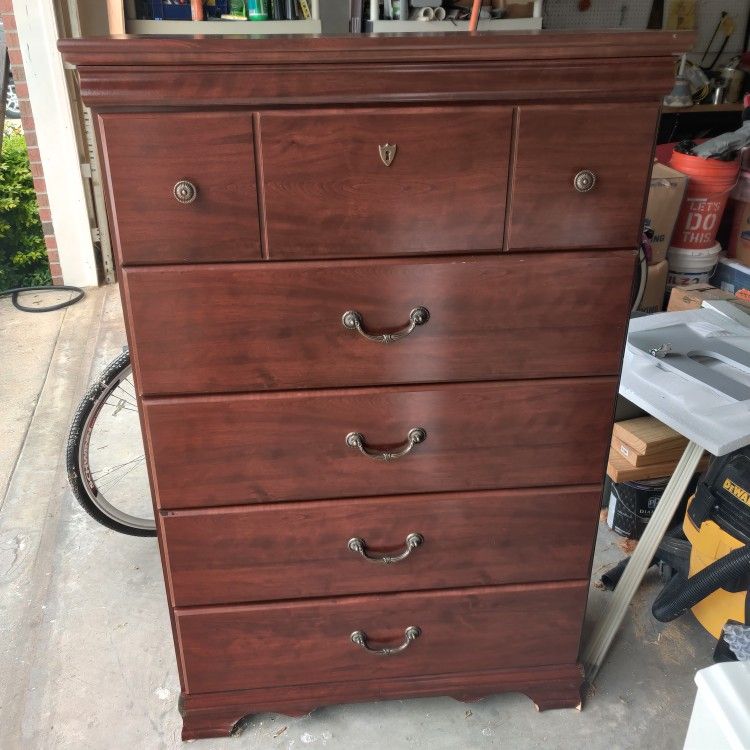 5 Drawer Dresser