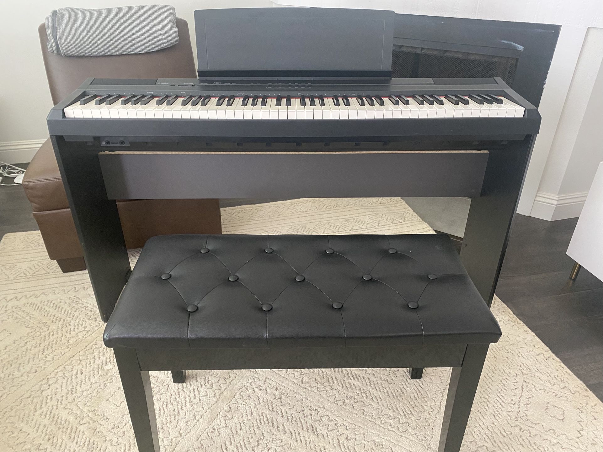 YAMAHA KEYBOARD PIANO (P 105), Negotible