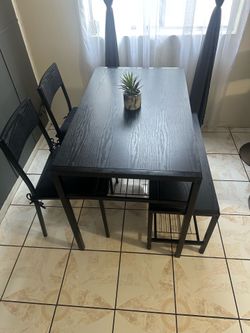 Dining table & chairs