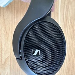 Sennheiser Round Eear Headphone