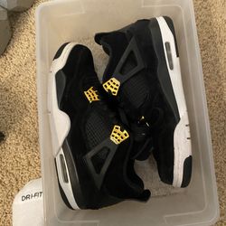 Jordan 4 Royalty 